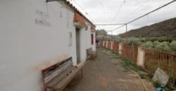 Cortijo con terreno de 5.000 m2 en Nacimiento.