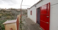 Cortijo con terreno de 5.000 m2 en Nacimiento.