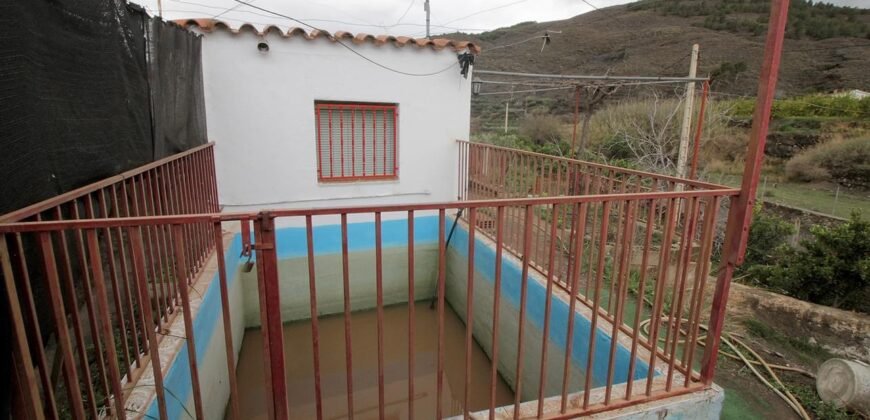 Cortijo con terreno de 5.000 m2 en Nacimiento.